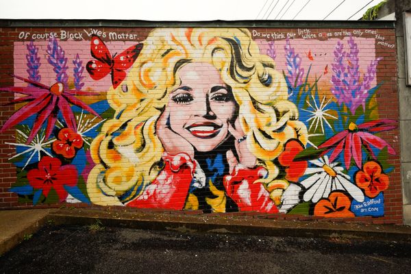 Mural Highlights Dolly Parton's Black Lives Matter Quote