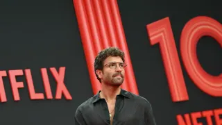 Pablo Alborán Set to Command the Spotlight with New Album, World Tour, and Netflix Series with Manu Ríos